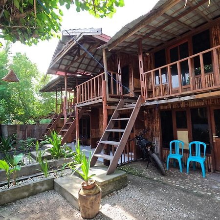 Maryan Moyo Bungalows & Resto Moyo Island Екстериор снимка