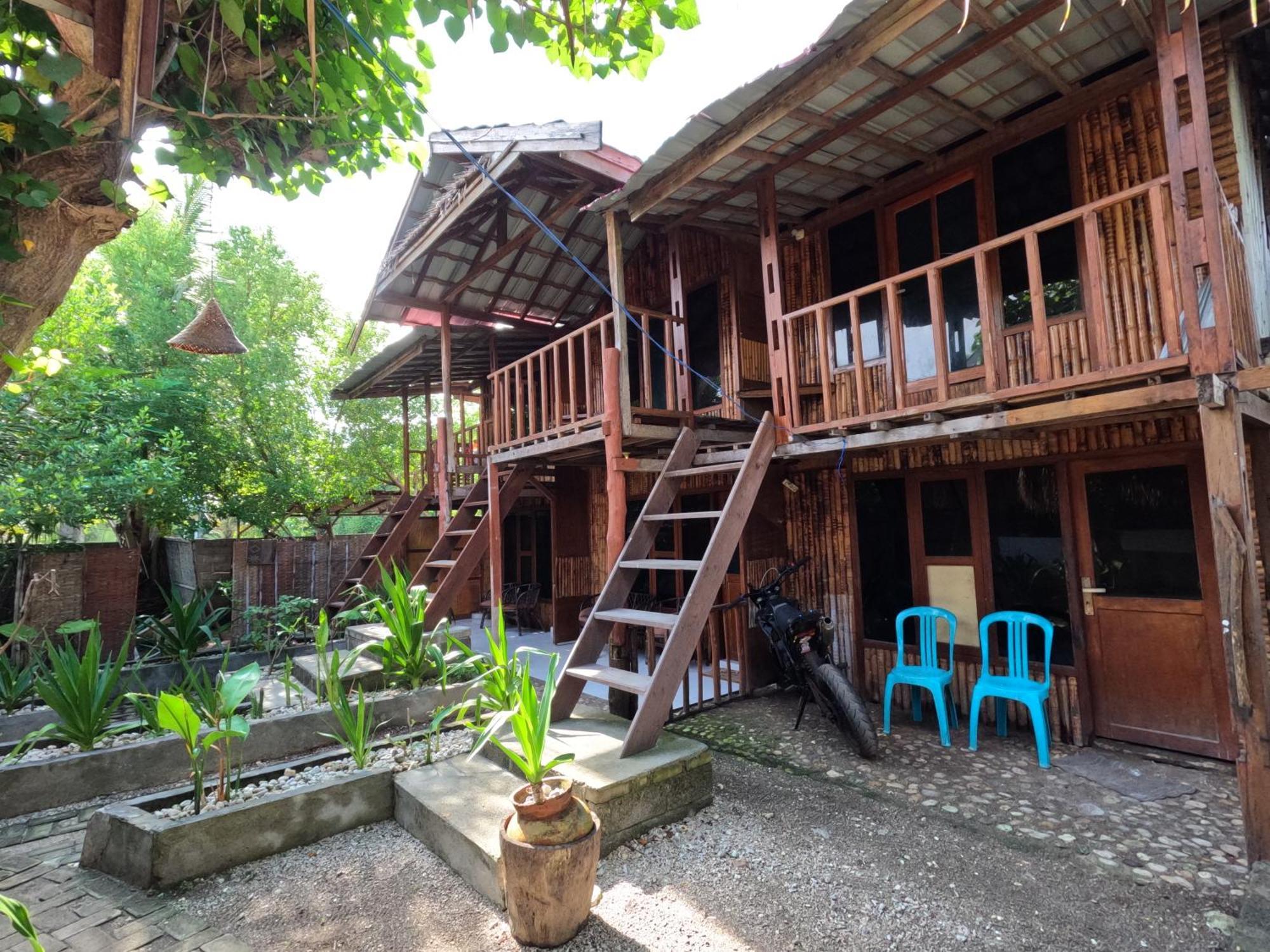 Maryan Moyo Bungalows & Resto Moyo Island Екстериор снимка