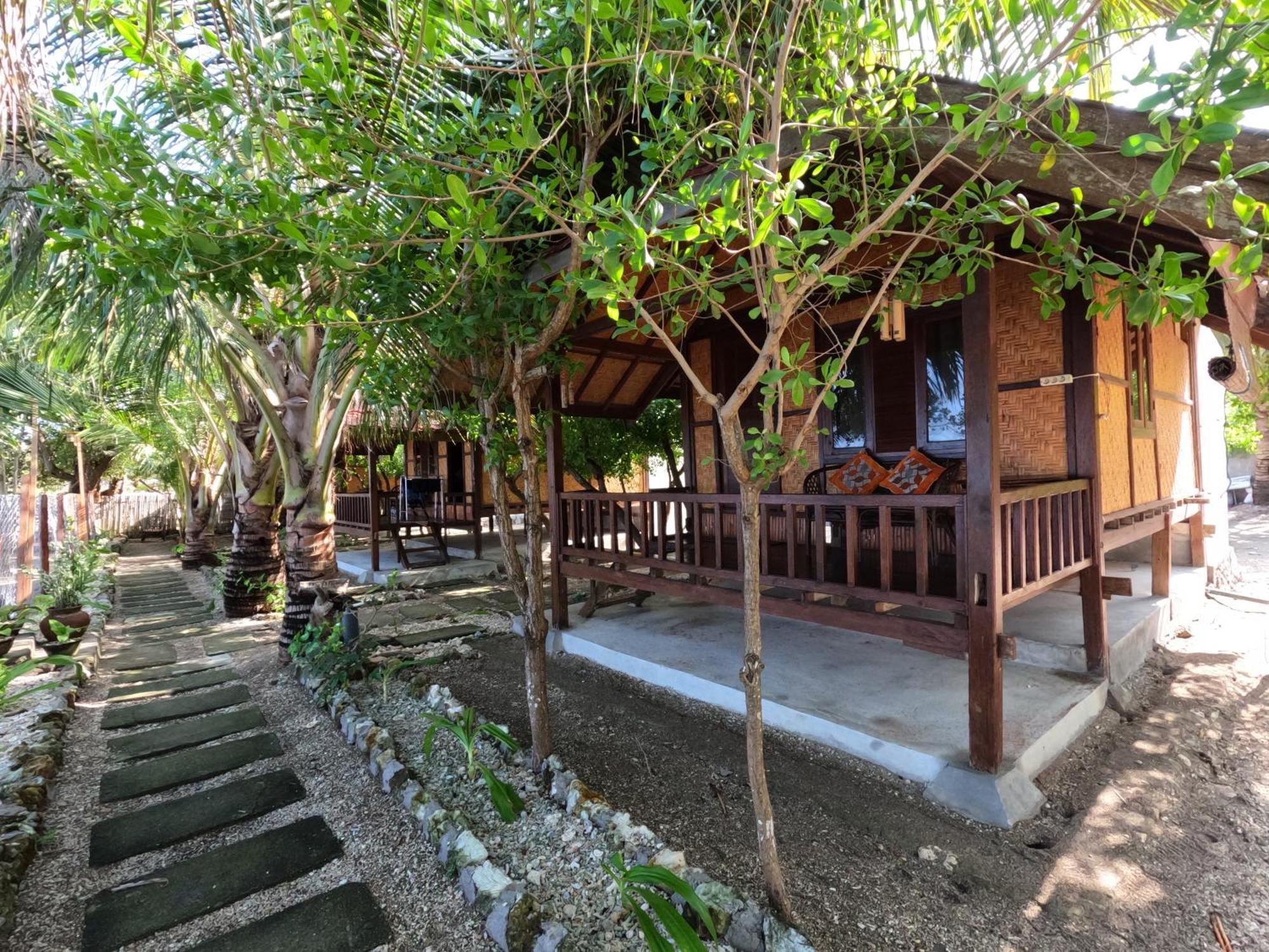 Maryan Moyo Bungalows & Resto Moyo Island Екстериор снимка