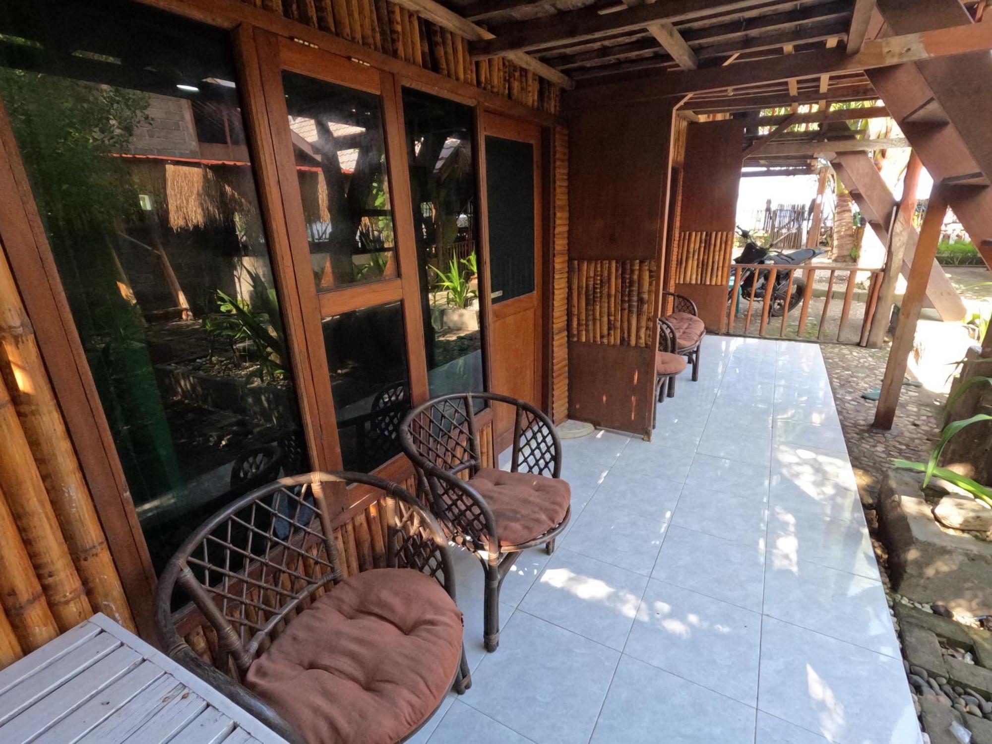 Maryan Moyo Bungalows & Resto Moyo Island Екстериор снимка