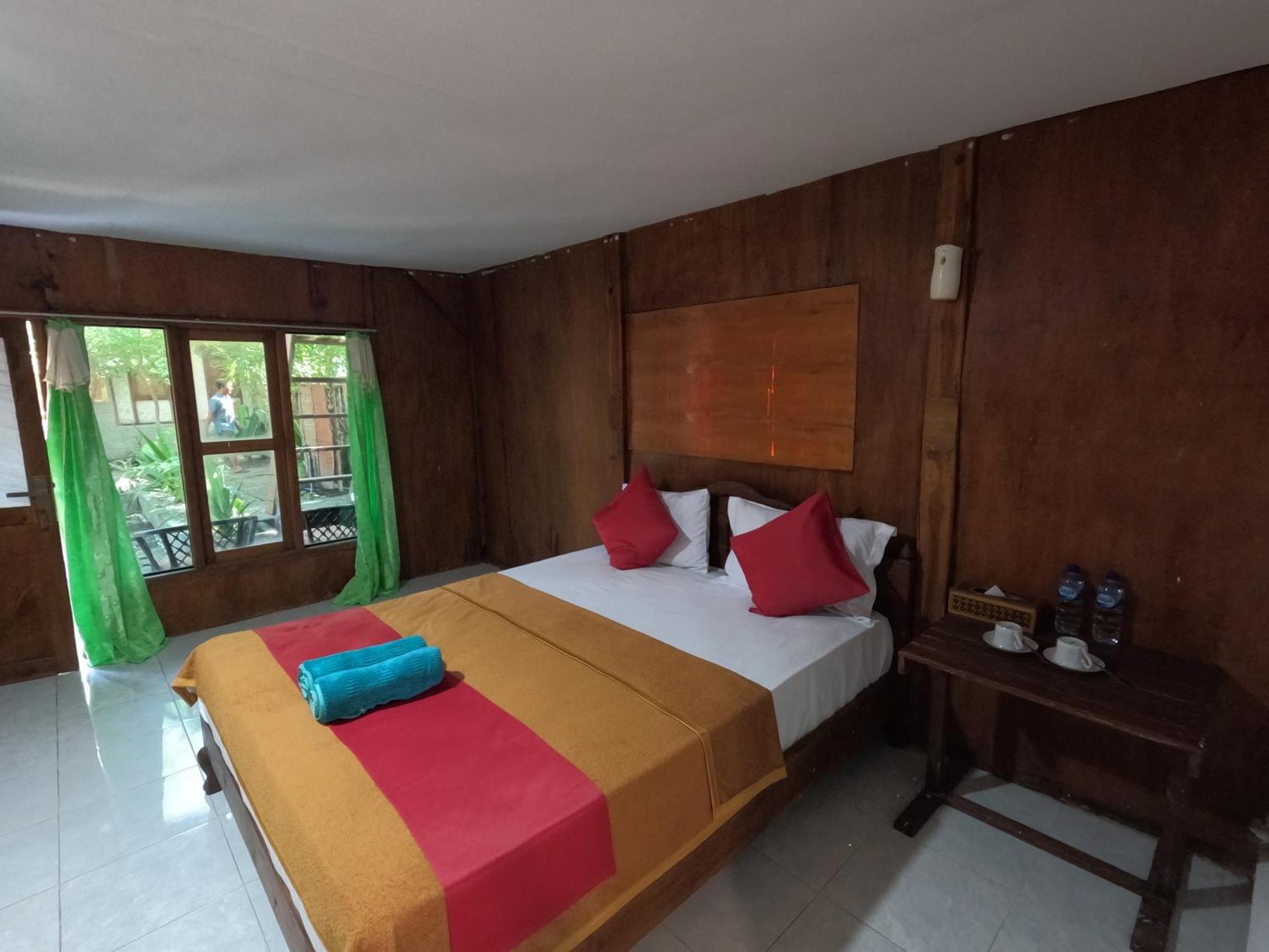 Maryan Moyo Bungalows & Resto Moyo Island Екстериор снимка