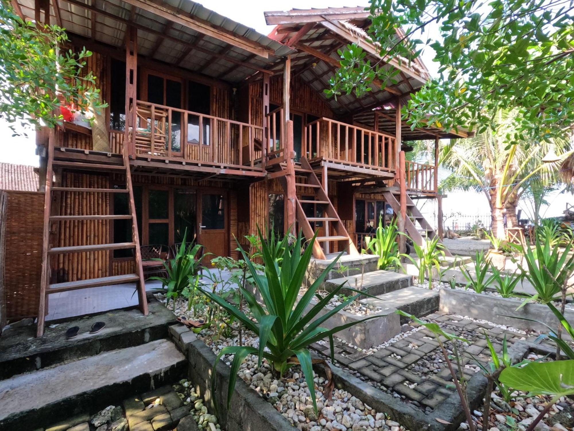 Maryan Moyo Bungalows & Resto Moyo Island Екстериор снимка