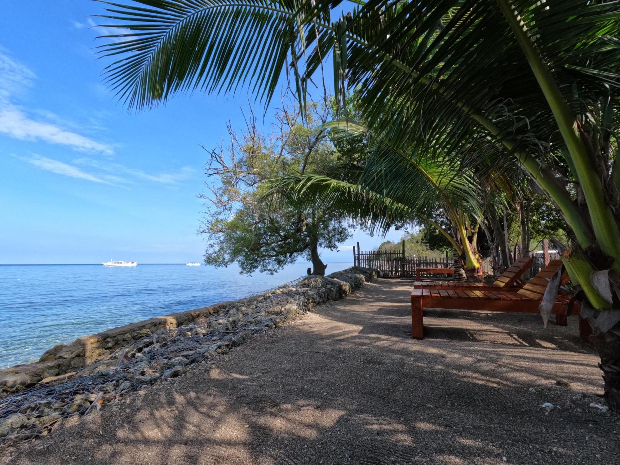 Maryan Moyo Bungalows & Resto Moyo Island Екстериор снимка