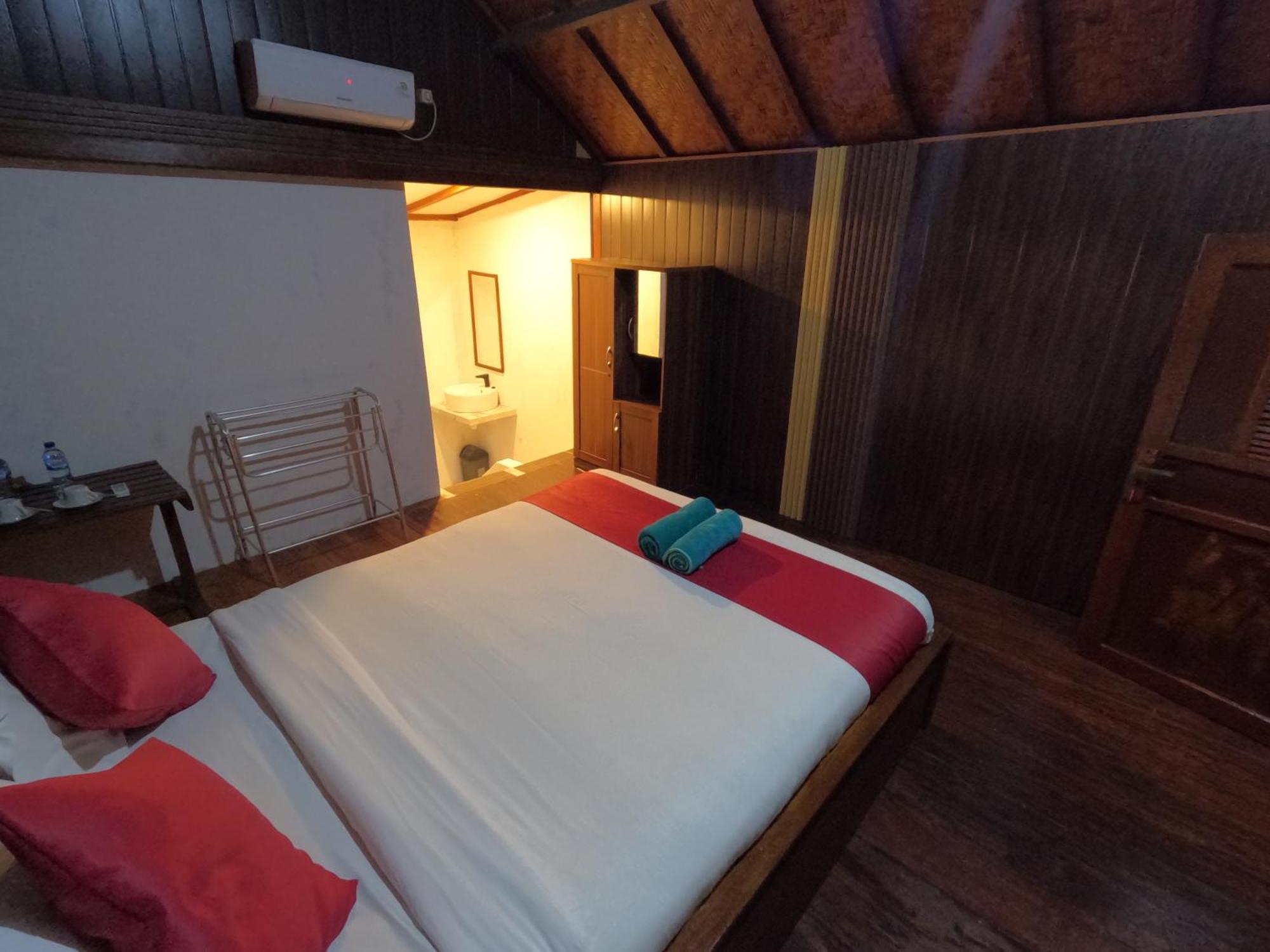 Maryan Moyo Bungalows & Resto Moyo Island Екстериор снимка