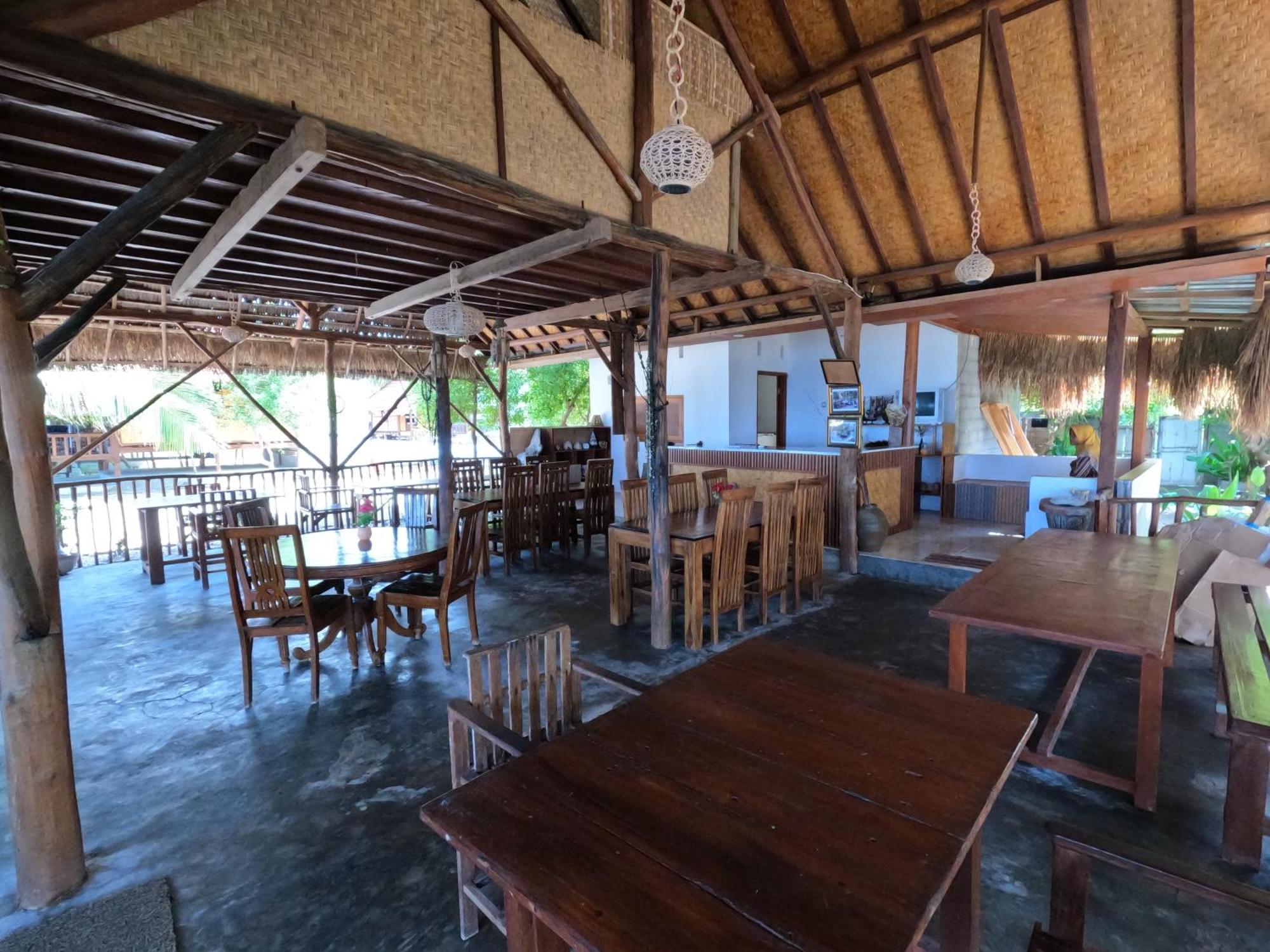 Maryan Moyo Bungalows & Resto Moyo Island Екстериор снимка