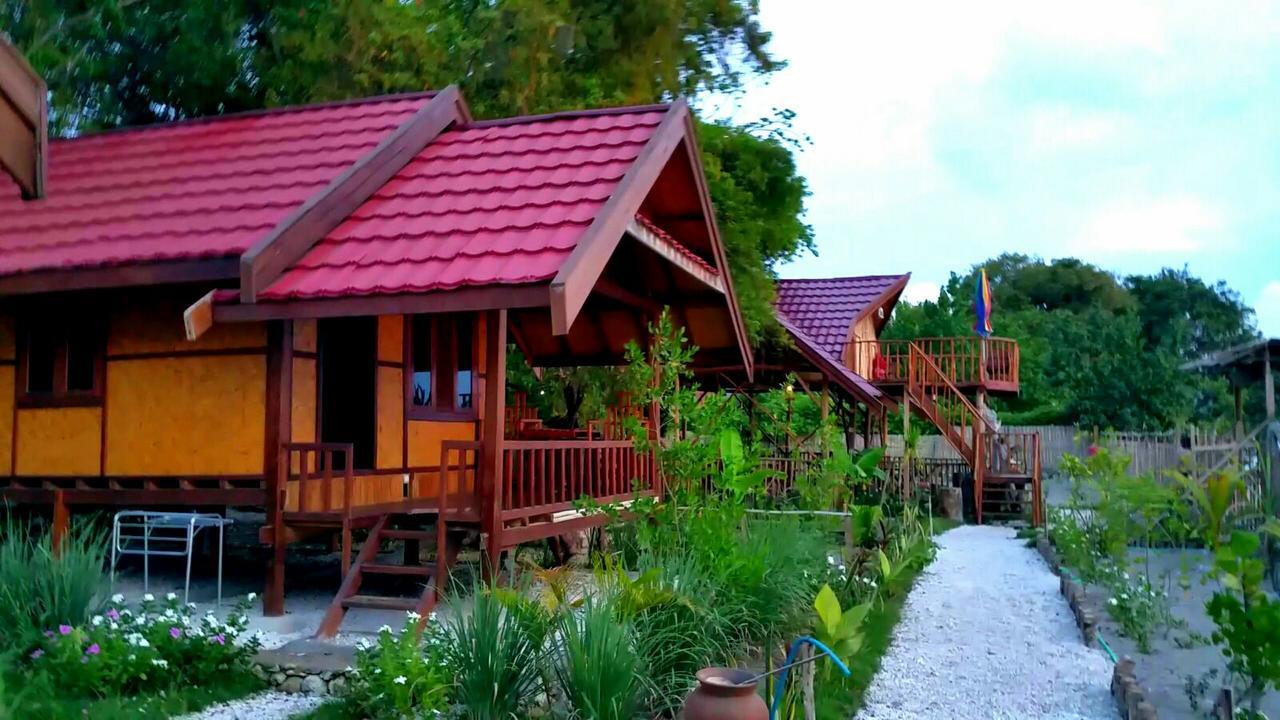 Maryan Moyo Bungalows & Resto Moyo Island Екстериор снимка