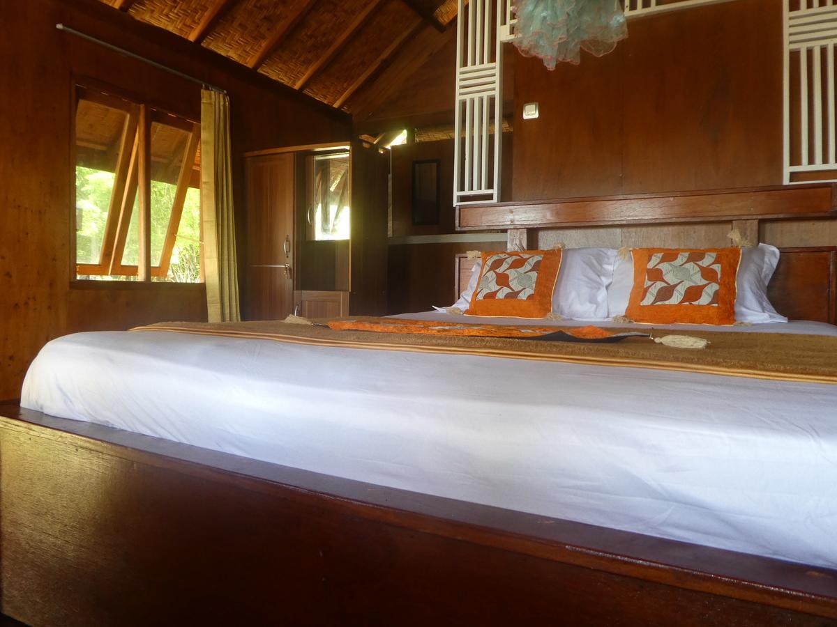Maryan Moyo Bungalows & Resto Moyo Island Стая снимка