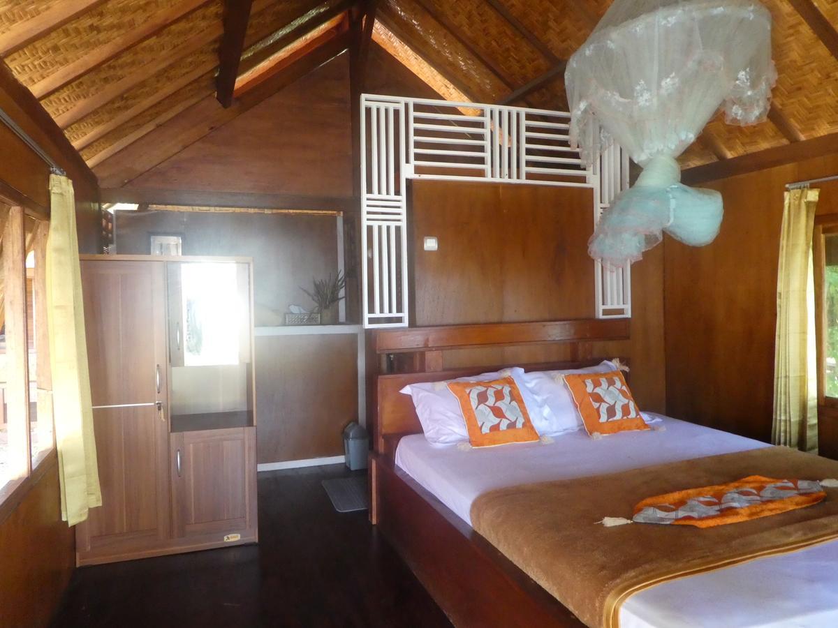Maryan Moyo Bungalows & Resto Moyo Island Стая снимка