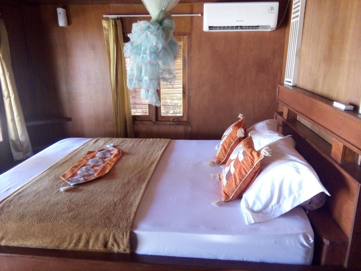Maryan Moyo Bungalows & Resto Moyo Island Екстериор снимка