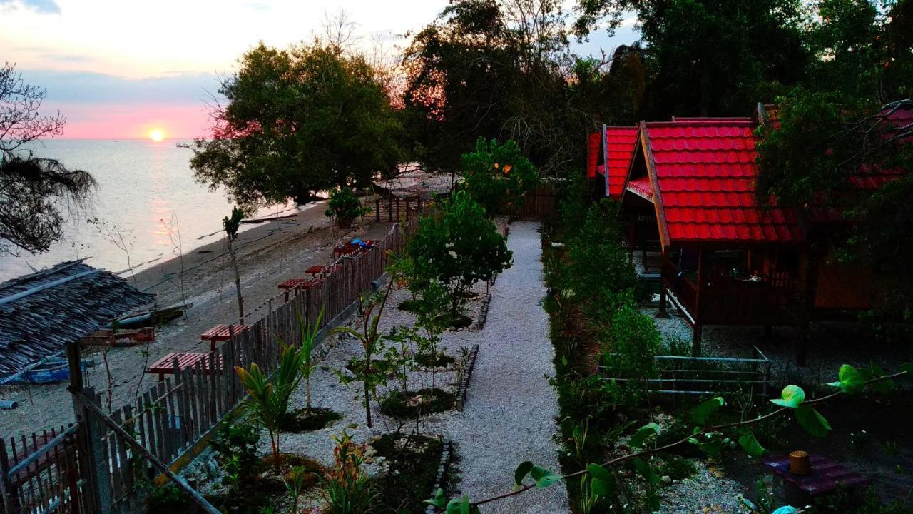Maryan Moyo Bungalows & Resto Moyo Island Екстериор снимка