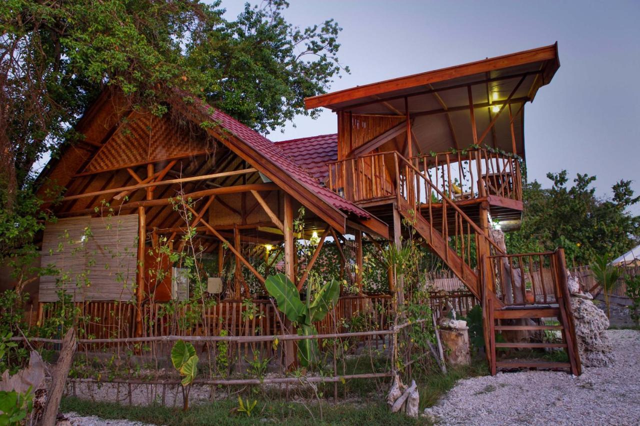 Maryan Moyo Bungalows & Resto Moyo Island Екстериор снимка