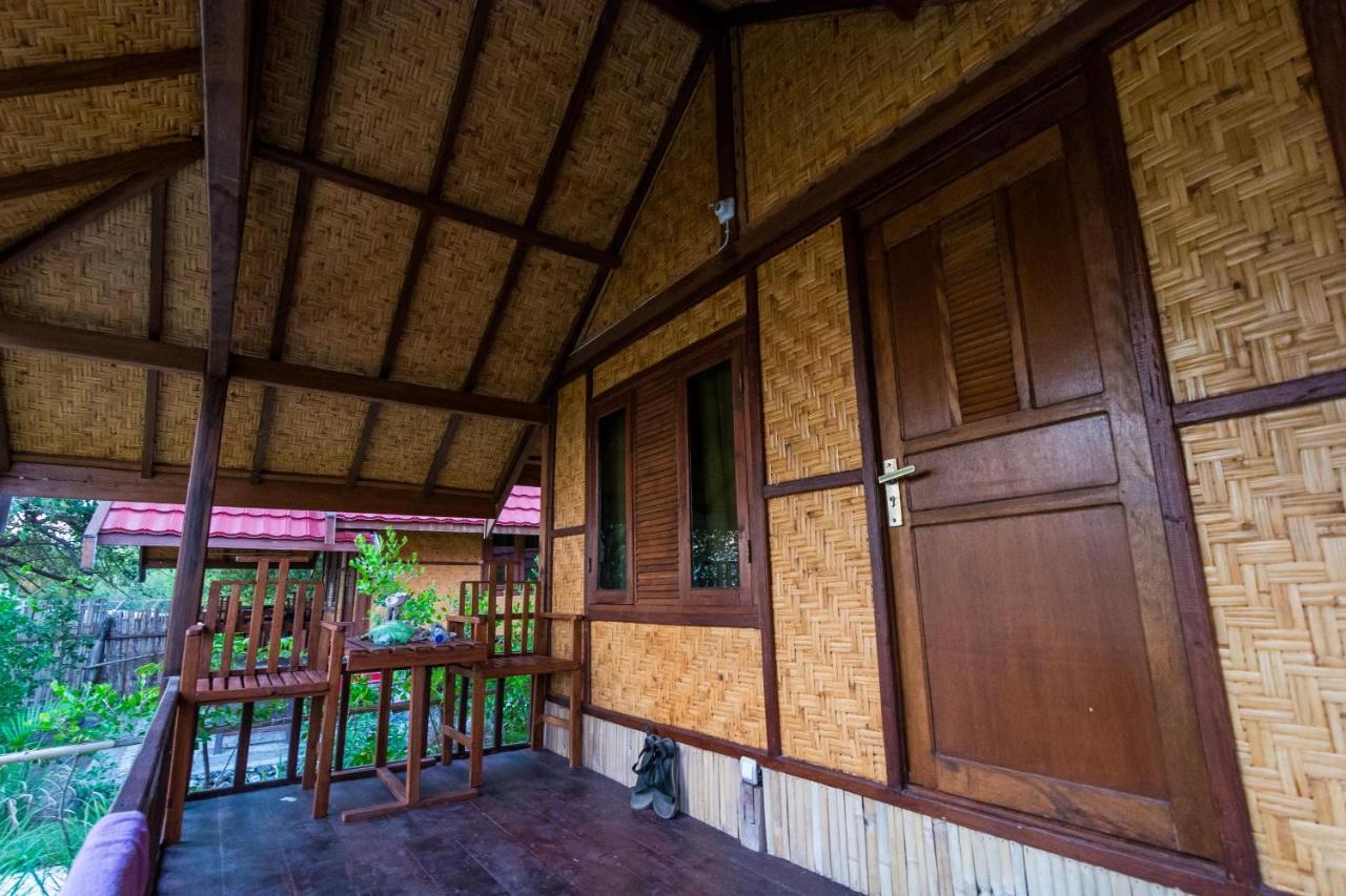 Maryan Moyo Bungalows & Resto Moyo Island Екстериор снимка
